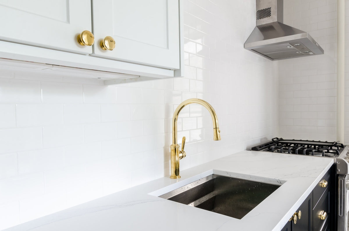 A Guide to Choosing the Right Kitchen Sink Material