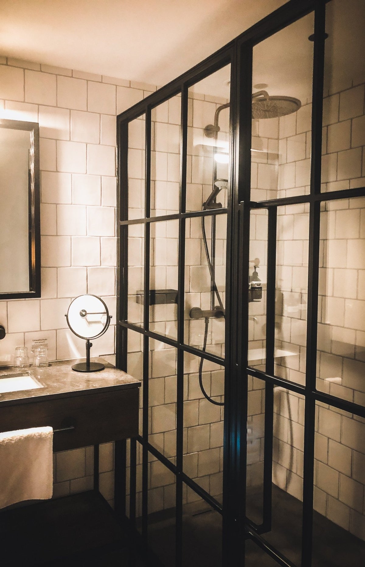 The Benefits of Using a Rain Showerhead in Your Bathroom