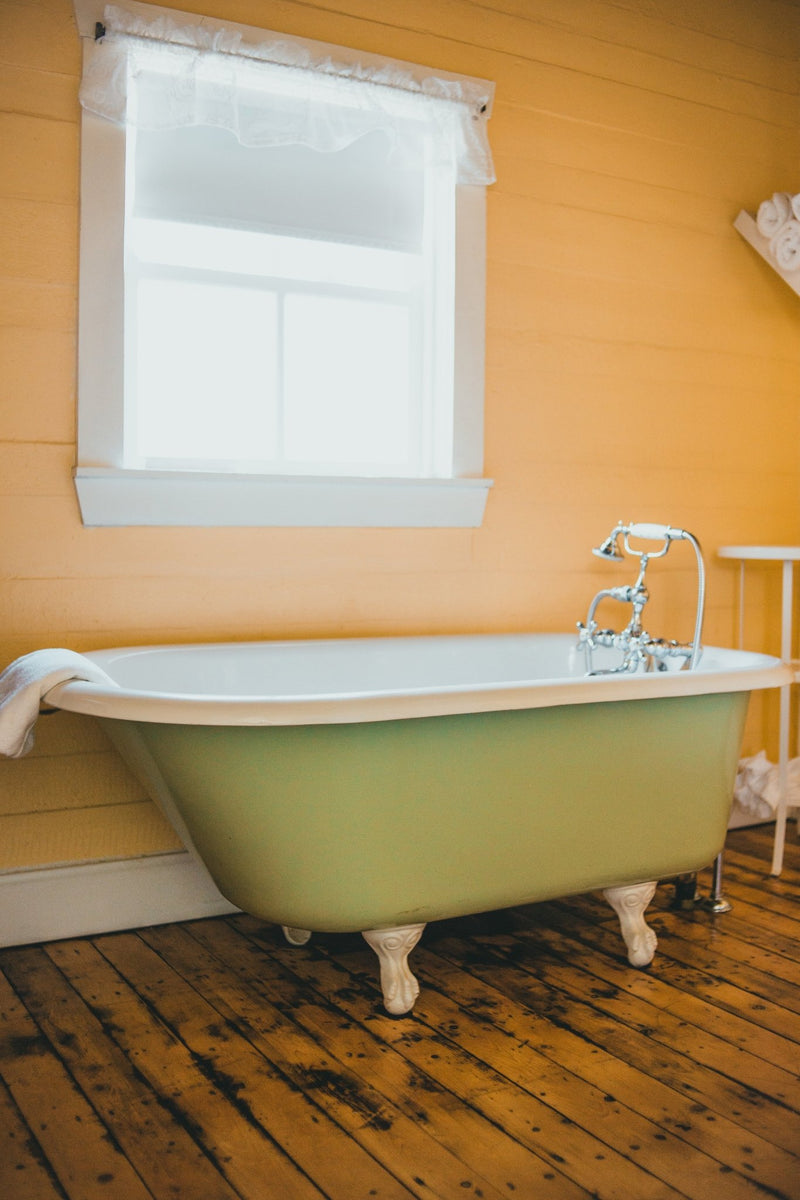 The Pros and Cons of Different Bathtub Drain Materials - Cass Brothers