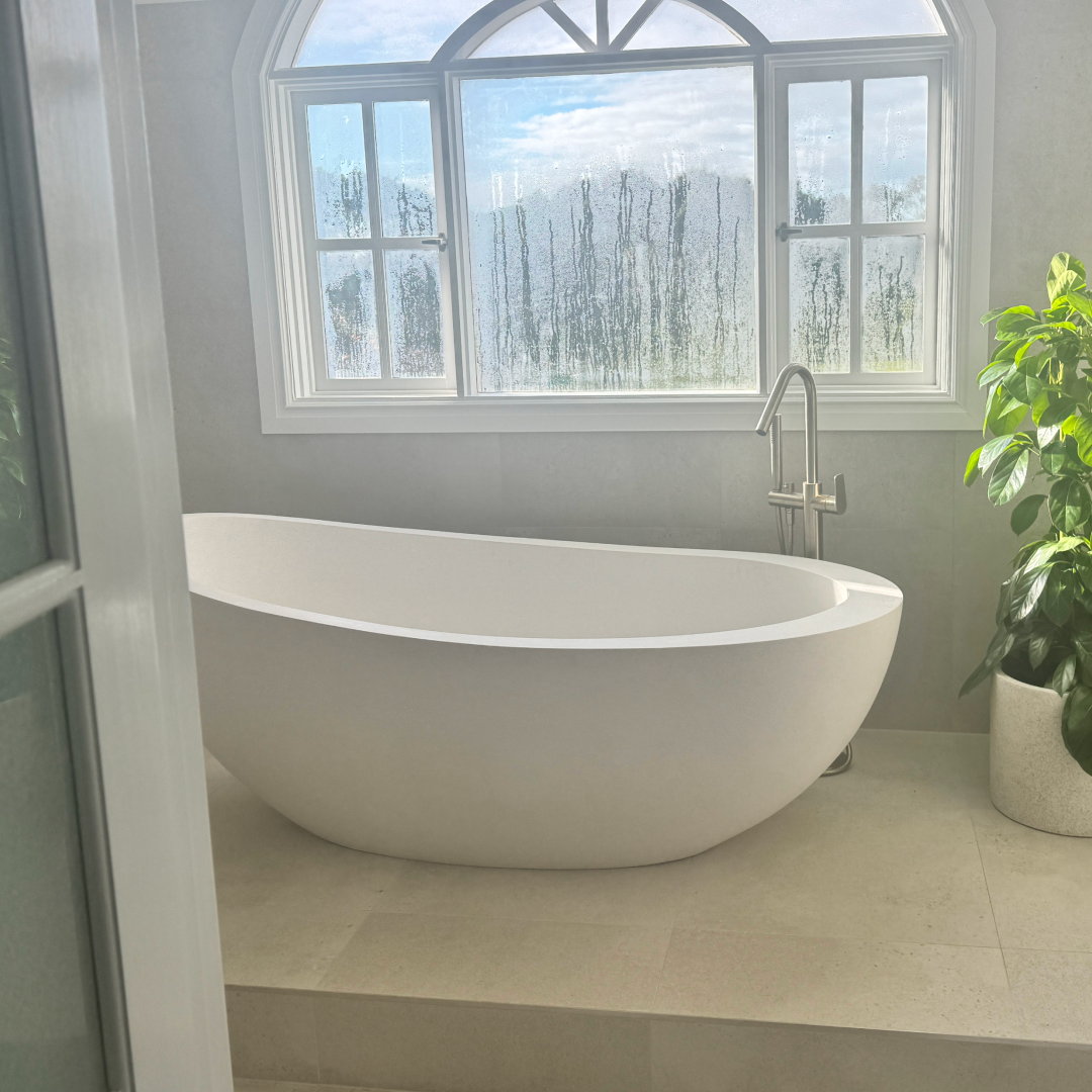 Pietra Bianca Autumn 1500mm Freestanding Bath - Black - PB4097-15-Black