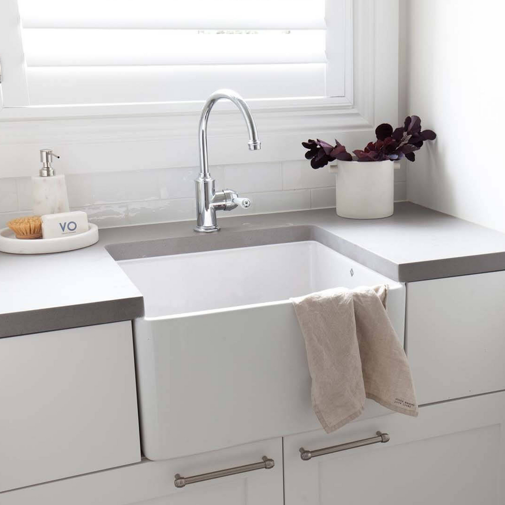 Turner Hastings Novi 50 x 46 Fireclay Butler Sink Includes Overflow - Gloss White NO50FS-OF