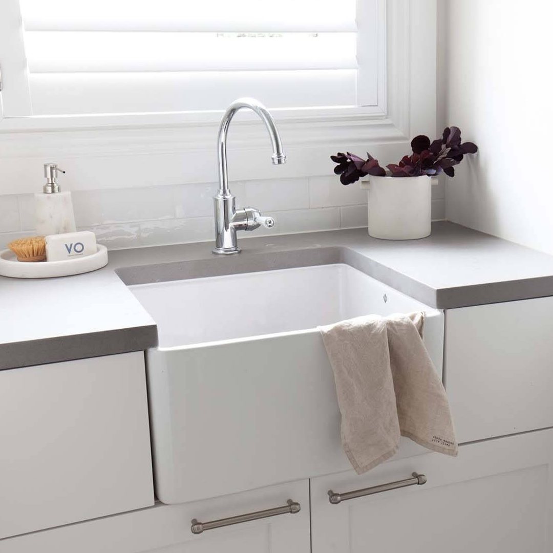 Turner Hastings Novi 50 x 46 Fireclay Butler Sink Includes Overflow - Gloss White NO50FS-OF