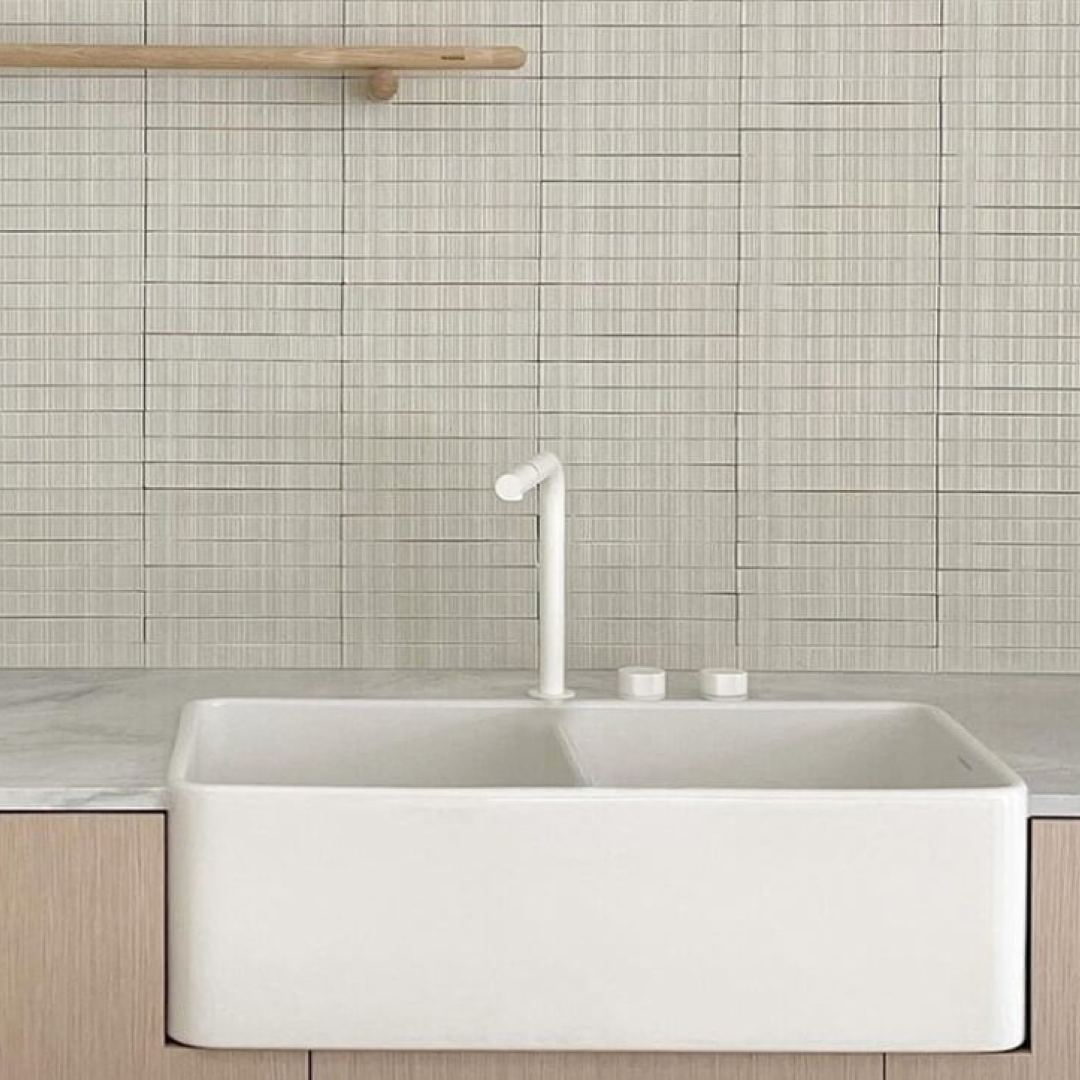 Turner Hastings Novi 84 x 46 Fireclay Double Bowl Fireclay Butler Sink Includes Overflow - Gloss White NO84FS-OF