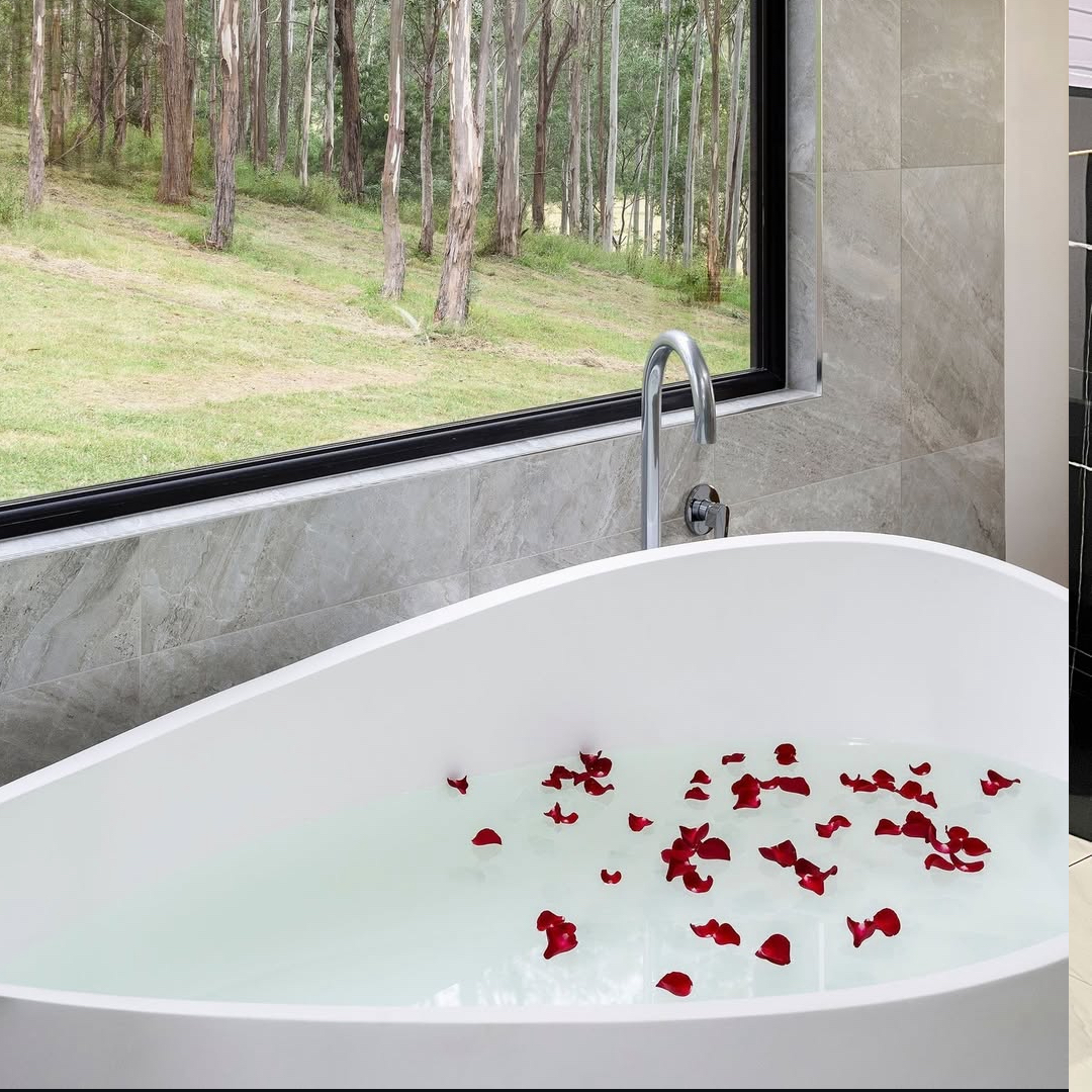 Pietra Bianca Onda 1800mm Freestanding Bath - Charcoal - PB4001-C