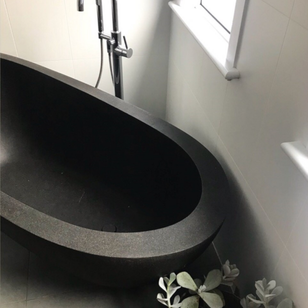 Pietra Bianca Autumn 1500mm Freestanding Bath - Black - PB4097-15-Black