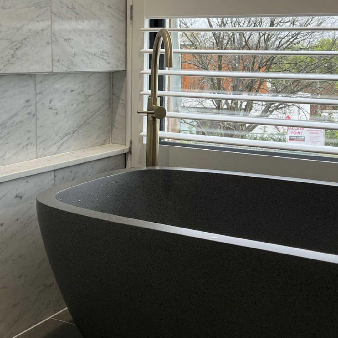 Pietra Bianca Chelsea 1500mm Freestanding Bath - White Onyx - PB4099-15-WO