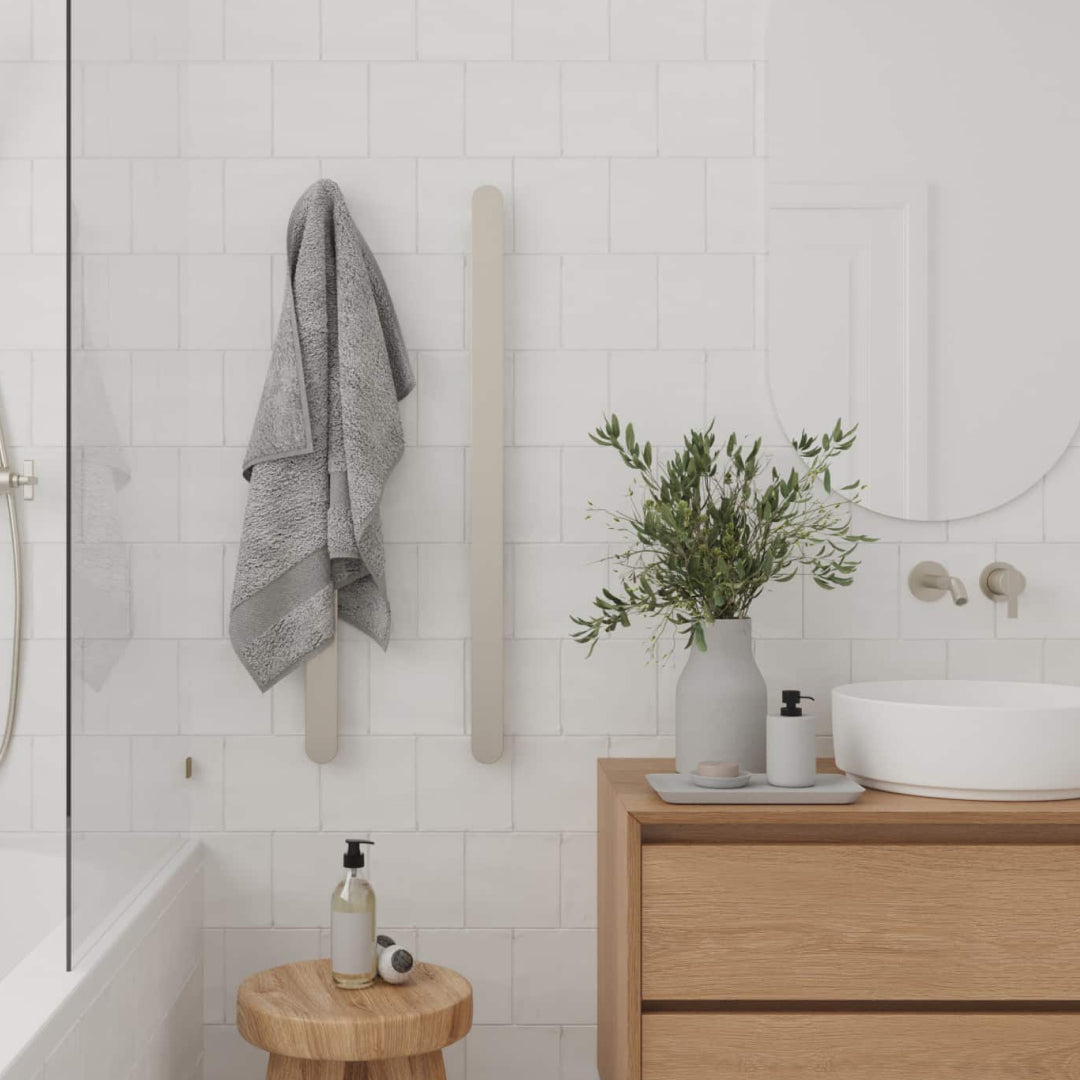 Thermorail 12V Flat/Pill Vertical Bar 900mm - VP900BN Brushed Nickel