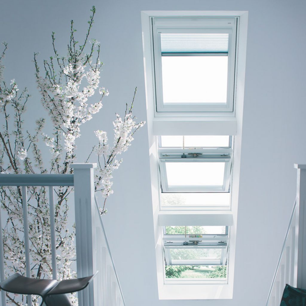 Velux GGL 550 x 780 Center Pivot Roof Window - GGL CK02 2076F