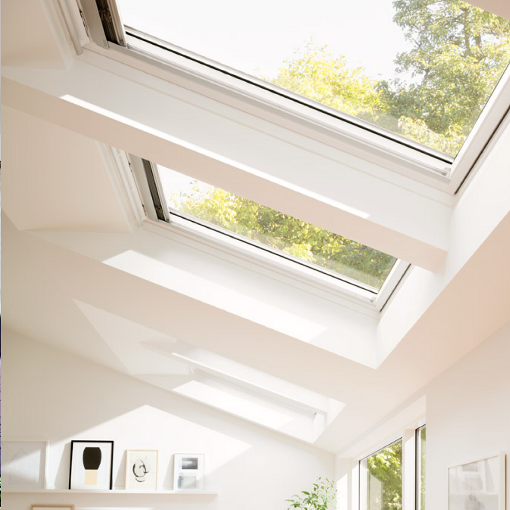 Velux GGL 550 x 780 Center Pivot Roof Window - GGL CK02 2076F